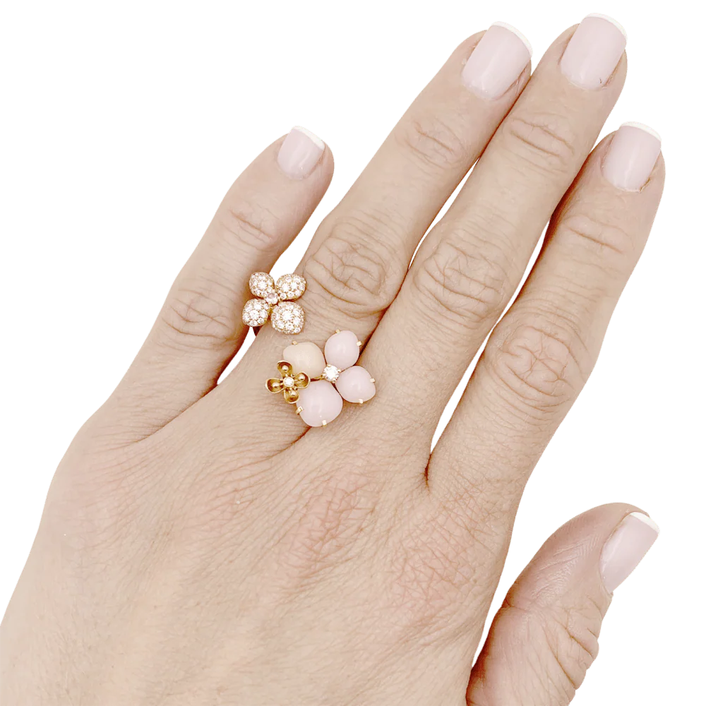 Bague Chaumet, « Hortensia Aube rosée », or rose, diamants, saphir rose et opales roses. - Image 7