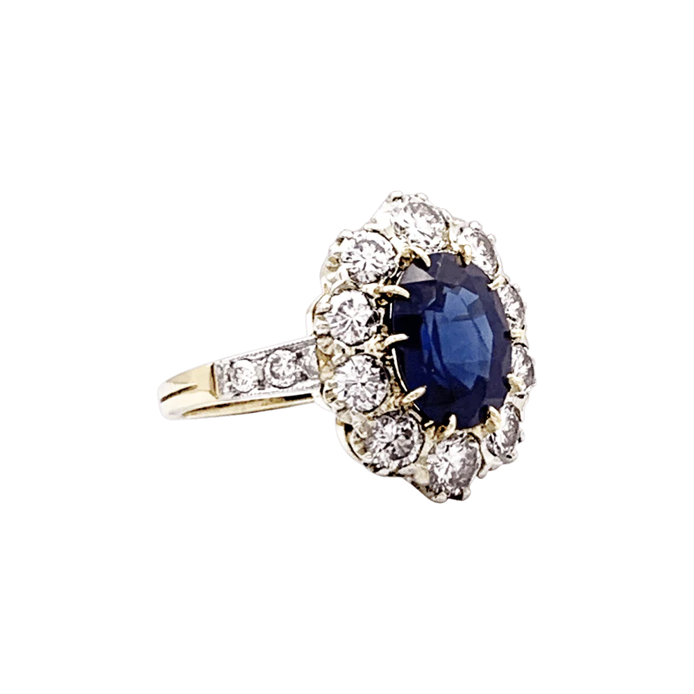 Bague en or jaune et blanc, saphir, diamants. - Image 2