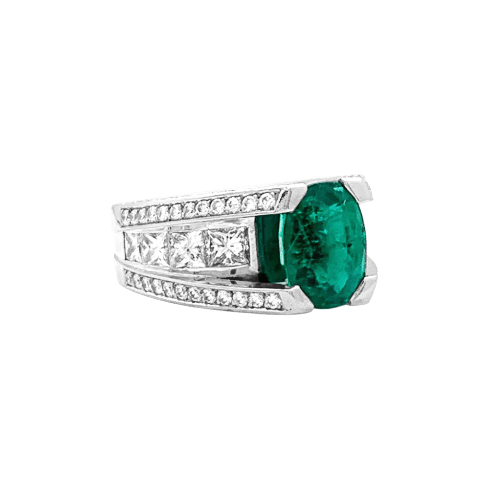 Bague or blanc, émeraude et diamants. - Image 2