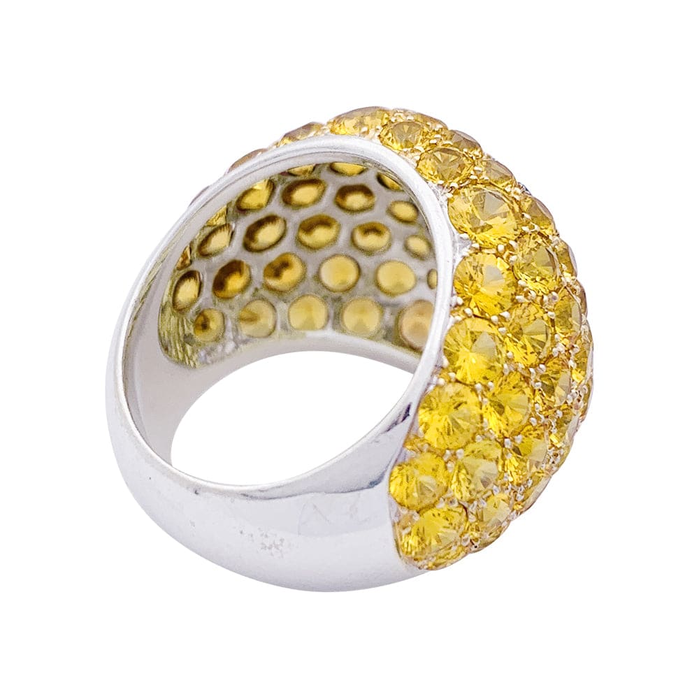 Bague or blanc, saphirs, saphirs jaunes et diamant brun. - Image 4