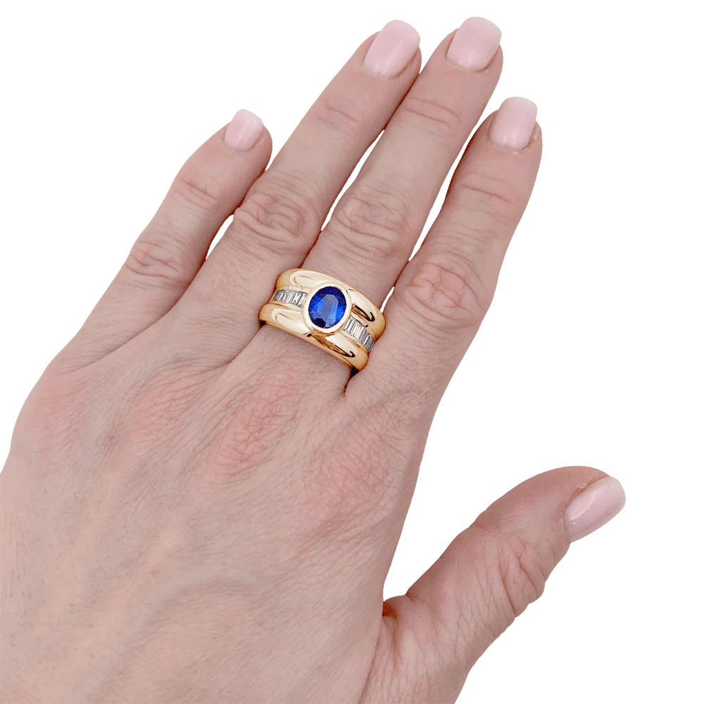 Bague or jaune, saphir et diamants. - Image 6