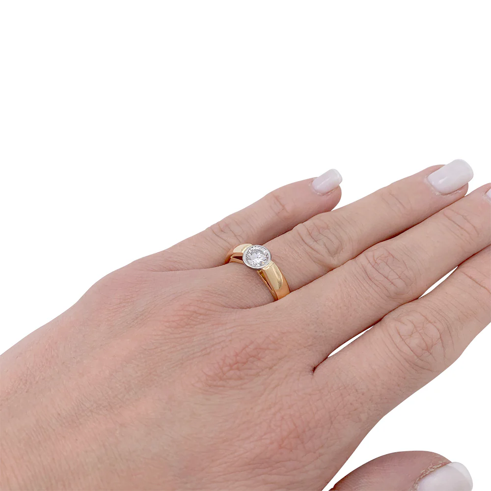 Bague solitaire or jaune, platine. - Image 8