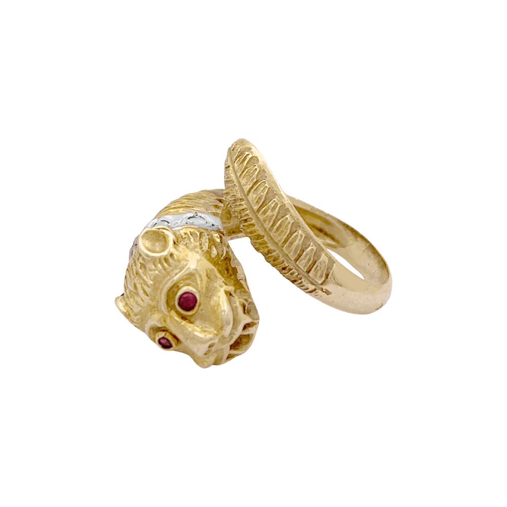 Bague Zolotas, « Tête de Lion » deux ors, diamants et rubis.