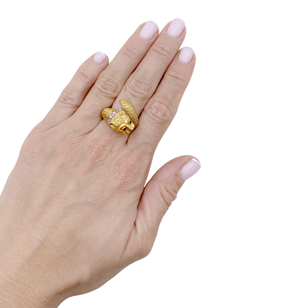 Bague Zolotas, « Tête de Lion » deux ors, diamants et rubis. - Image 6