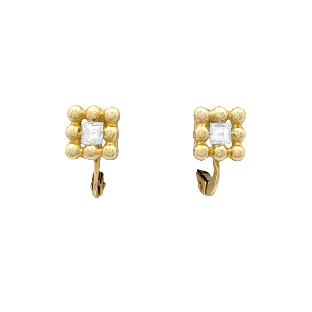 Boucles d'oreilles Chaumet, or jaune et diamants.
