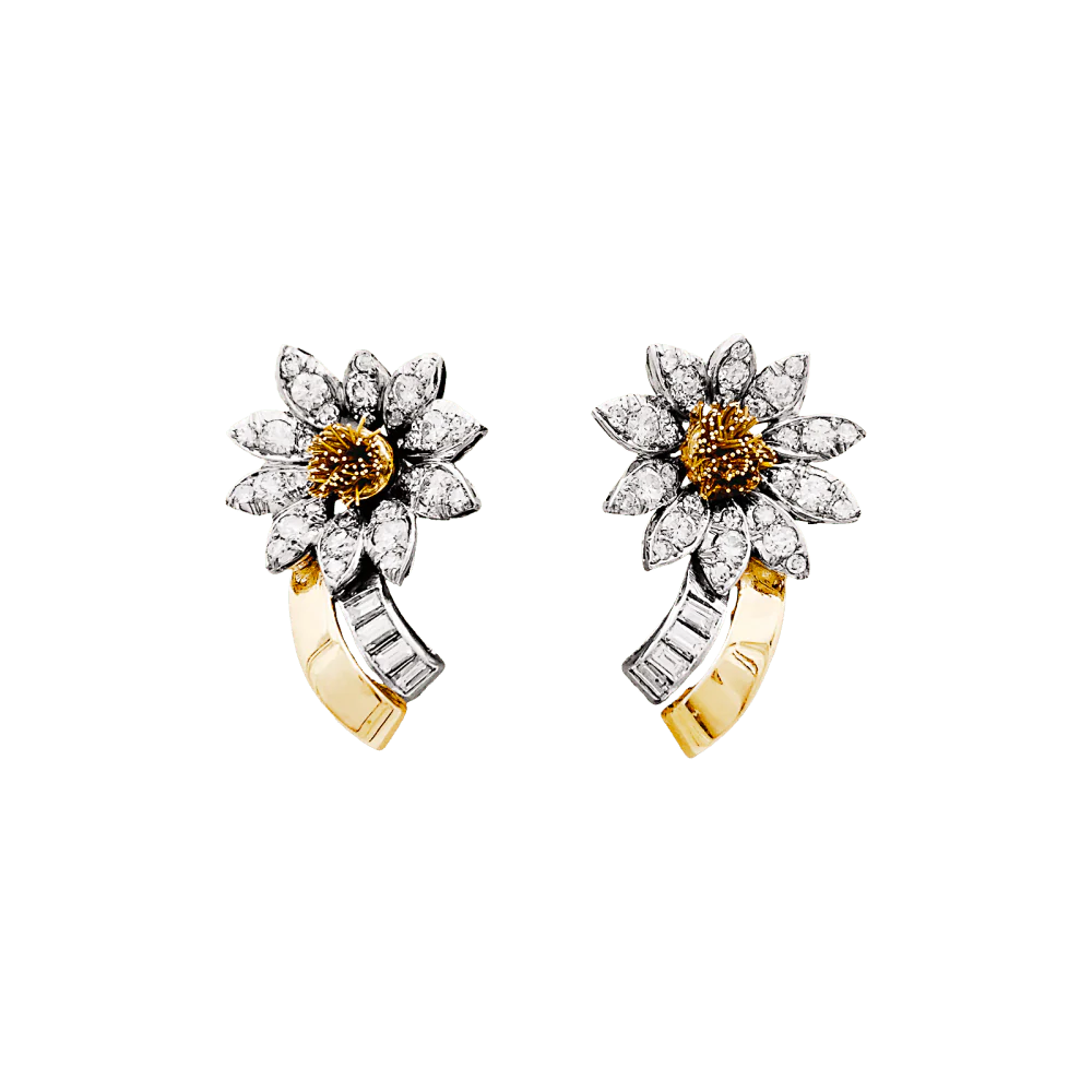 Boucles d'oreilles, "Fleur", or jaune, platine et diamants.