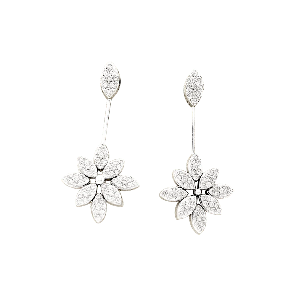 Boucles d'oreilles, or blanc, diamants.