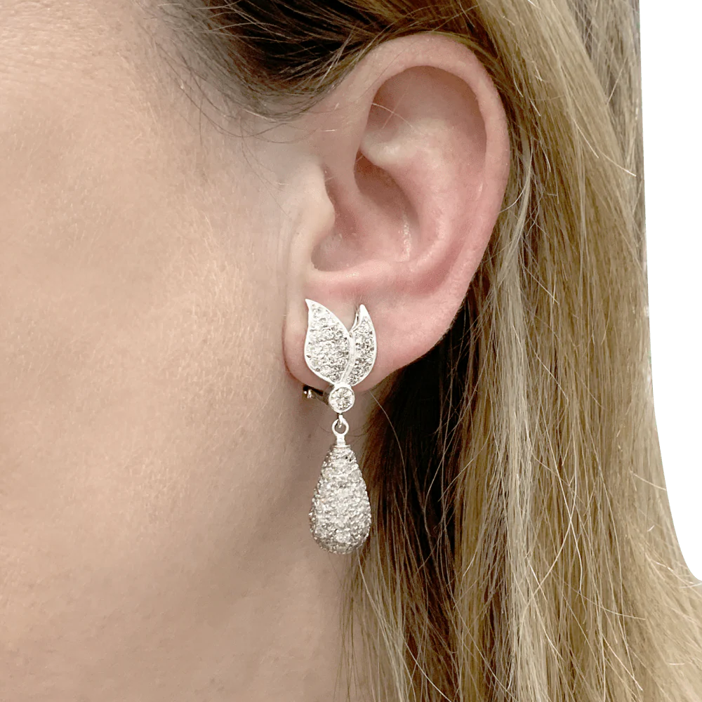 Boucles d'oreilles or blanc et diamants. - Image 7