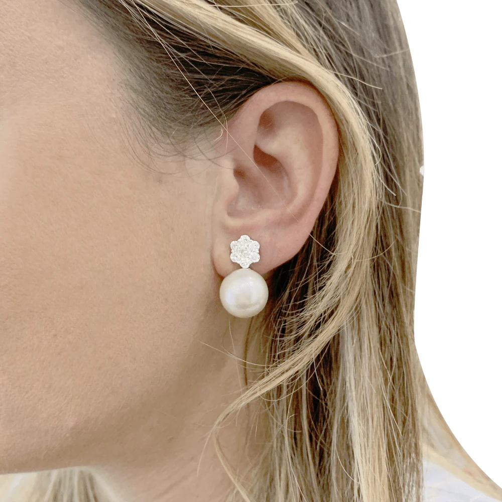Boucles d'oreilles perles et diamants. - Image 5