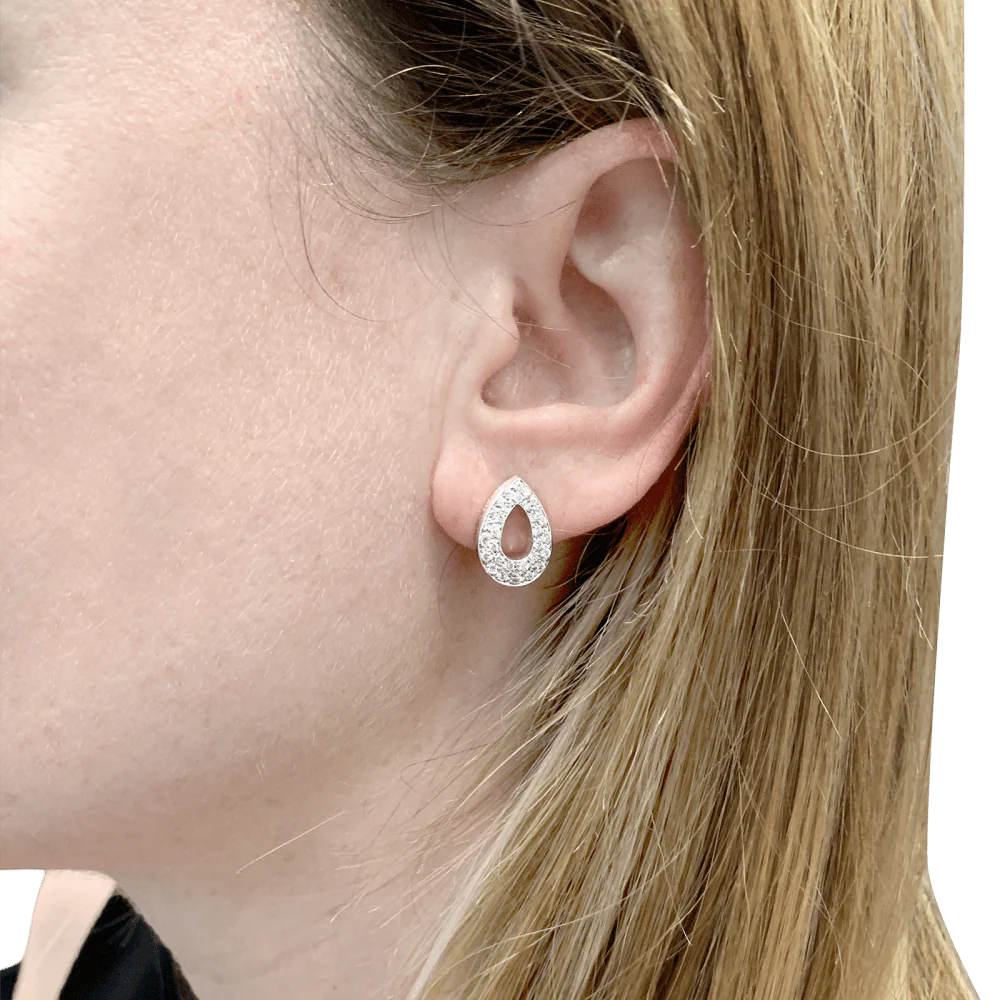Boucles d'oreilles Piaget, or blanc et diamants. - Image 7