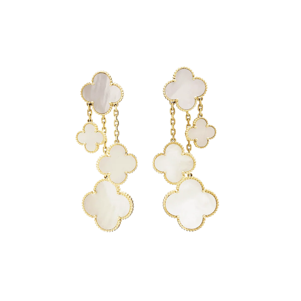 Boucles d'oreilles Van Cleef & Arpels, "Magic Alhambra", or jaune et nacre.