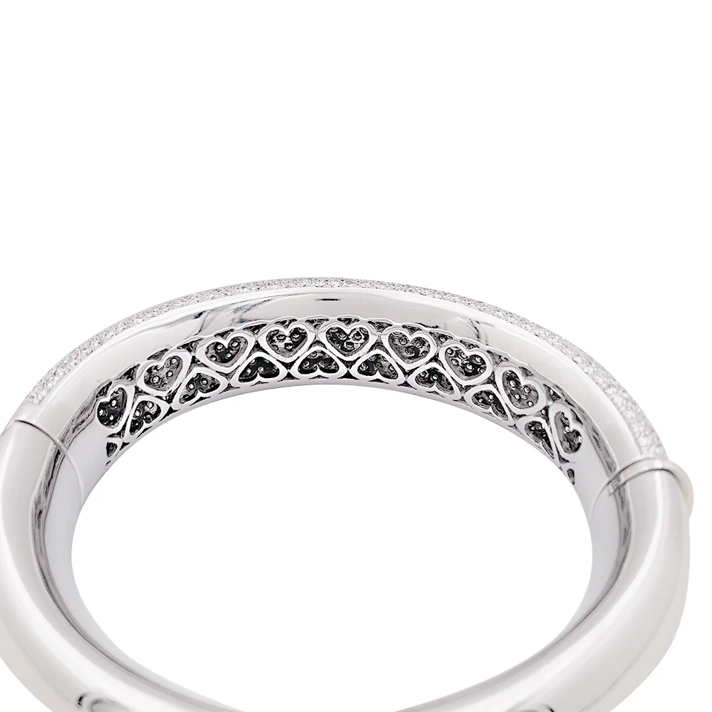 Bracelet jonc en or blanc, pavage diamants. - Image 3