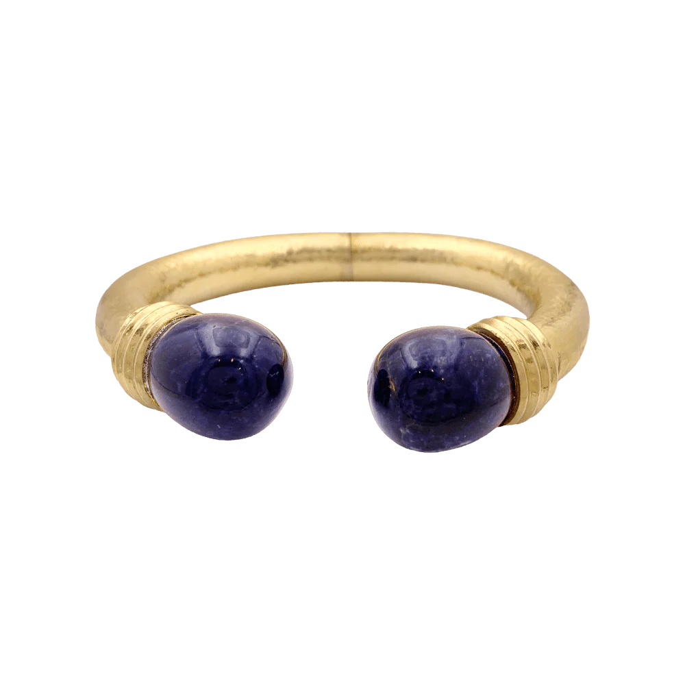 Bracelet jonc Ilias Lalaounis, collection "Neolithic", en or jaune martelé et sodalite. - Image 2