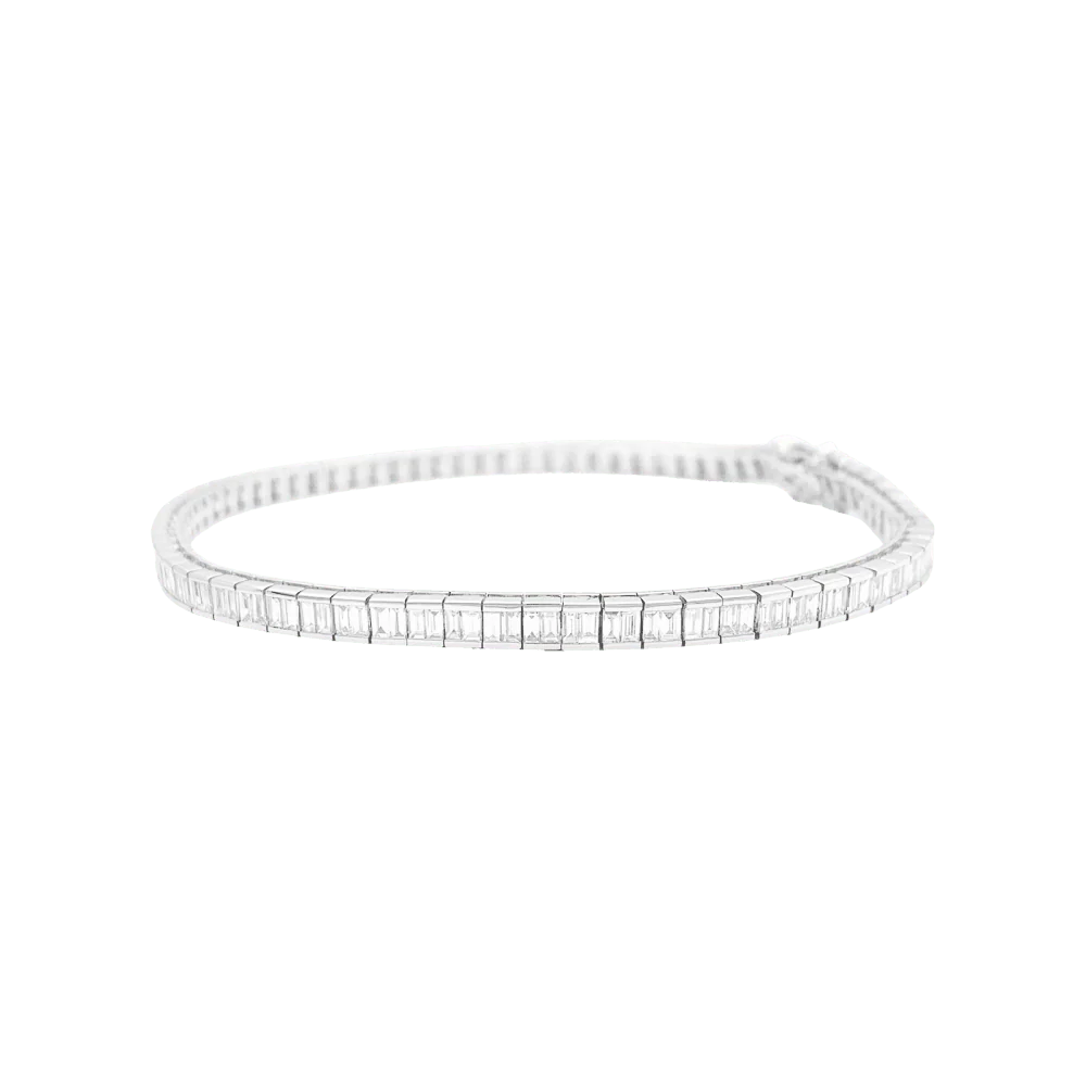 Bracelet ligne, or blanc et diamants taille baguette. - Image 2