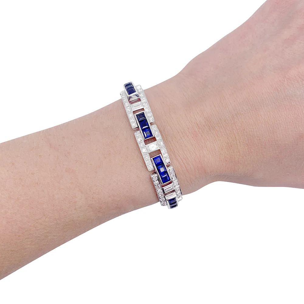 Bracelet platine, saphirs calibrés, diamants. - Image 7