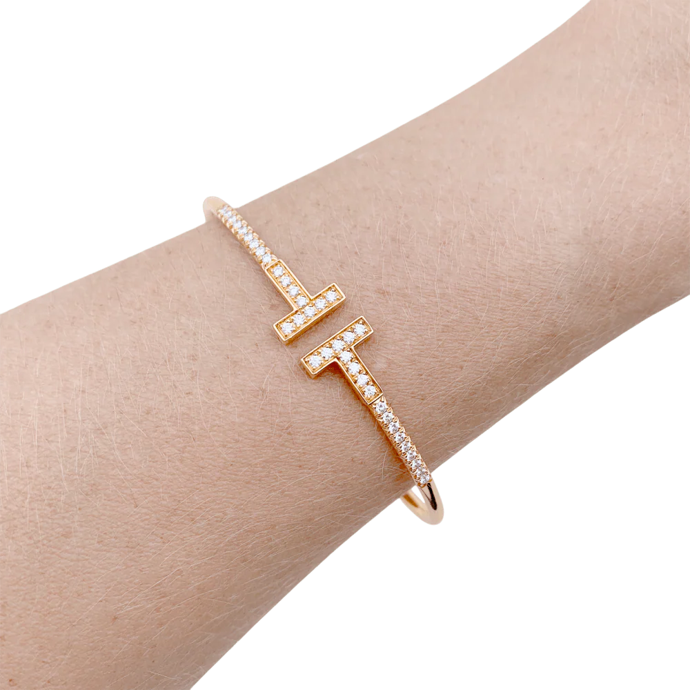 Bracelet Tiffany "Wire Tiffany T" en or rose et diamants. - Image 4