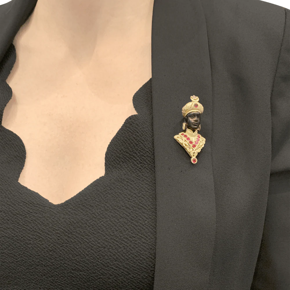 Broche G.NARDI, "Moretto", or jaune, rubis, ébène. - Image 8