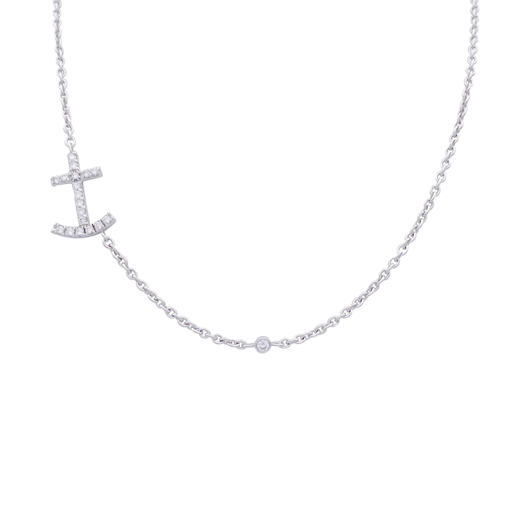 Collier or blanc et diamants.
