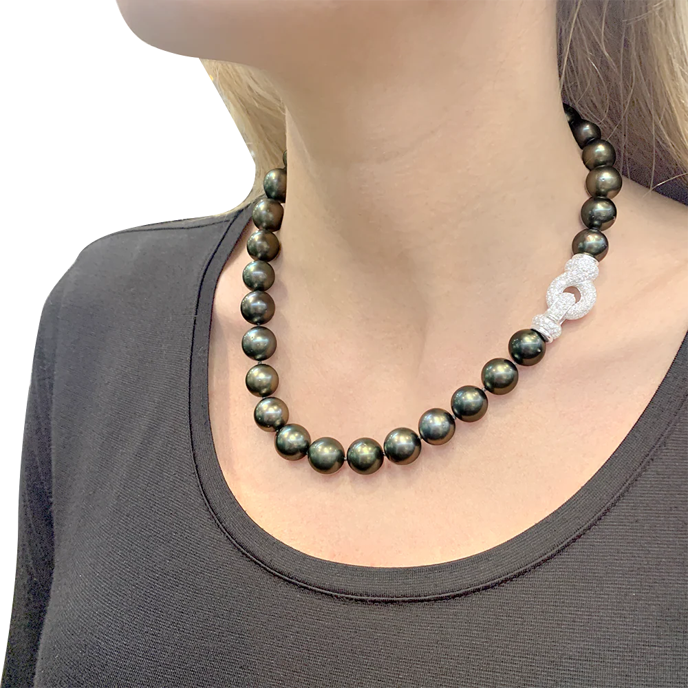 Collier perles de Tahiti, or blanc, diamants. - Image 9