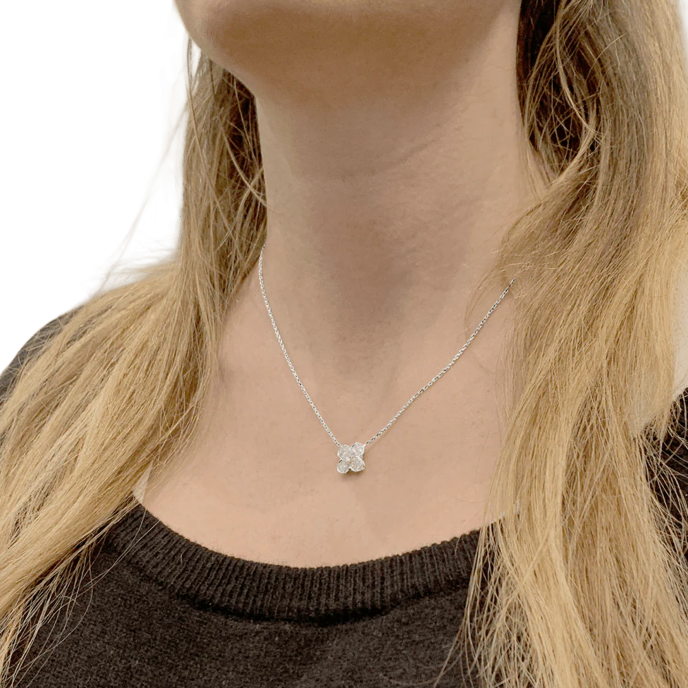 Collier Van Cleef & Arpels, "Trefle", or blanc et diamants. - Image 7