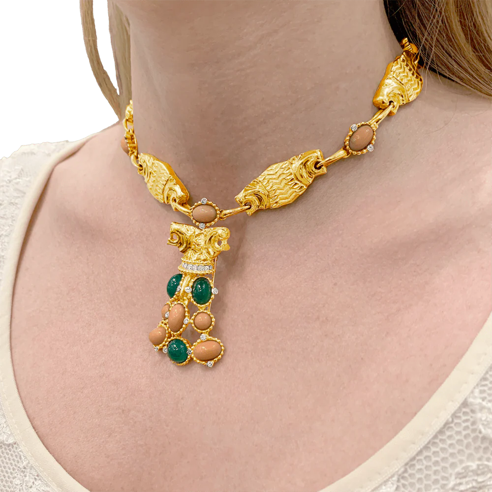 Demi-parure "Lions" transformable, or jaune, diamants, corail, chrysoprase. - Image 10