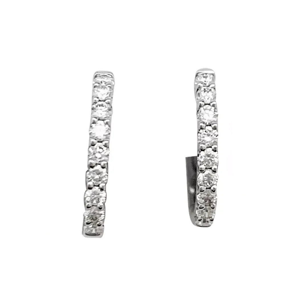 Paire de petites créoles en or blanc, diamants. - Image 7