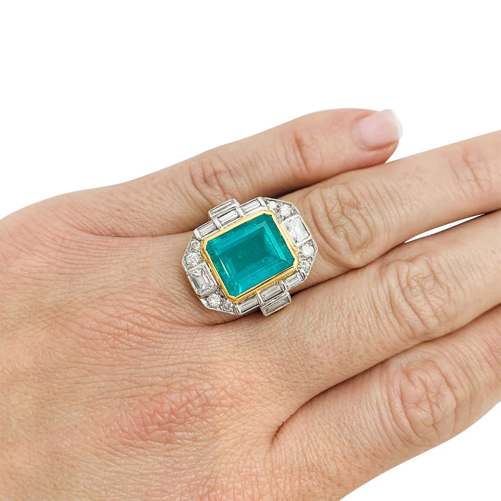 Bague deux ors émeraude et diamants. - Image 8