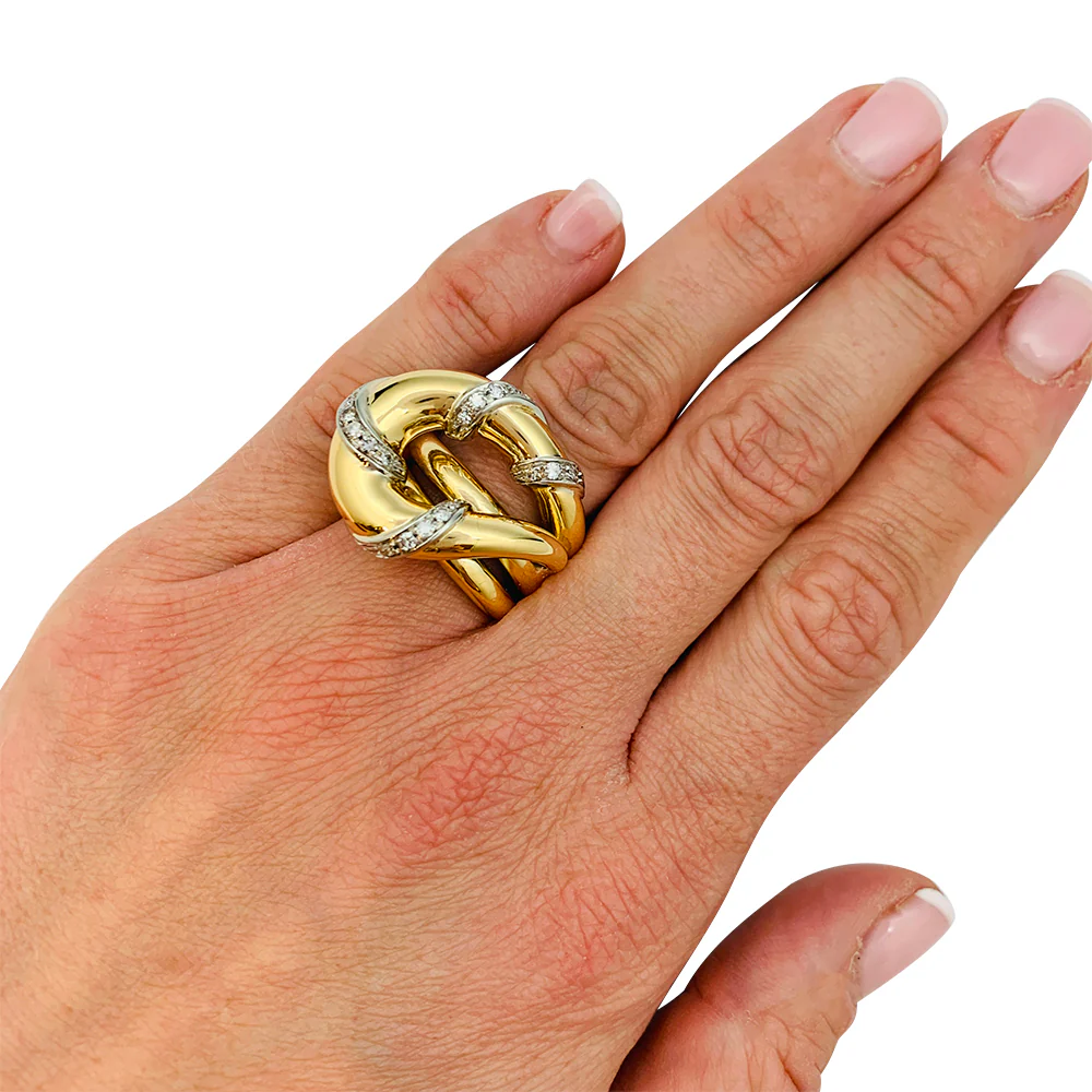 Bague "Noeud", deux ors sertie de diamants. - Image 3