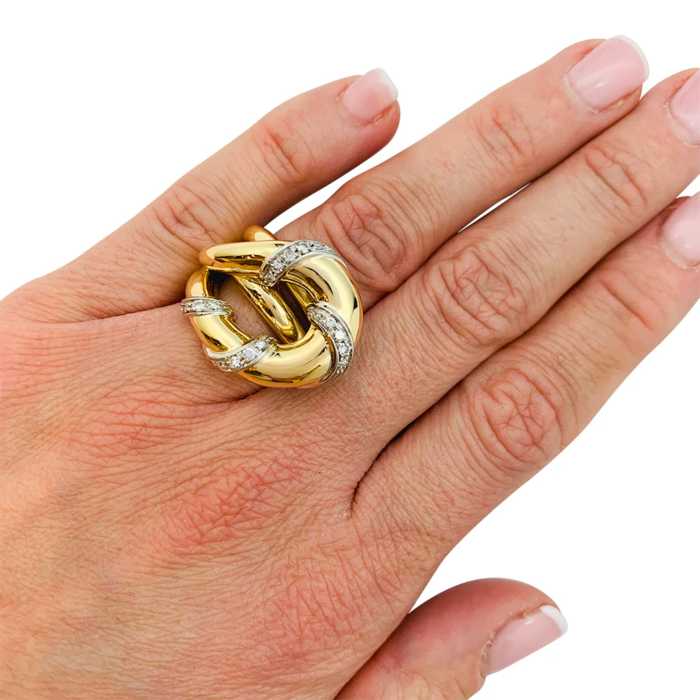 Bague "Noeud", deux ors sertie de diamants. - Image 4