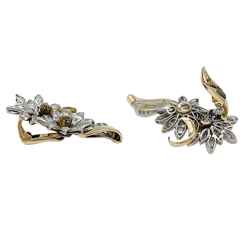 Boucles d'oreilles, "Edelweiss", en or jaune, platine et diamants. - Image 5