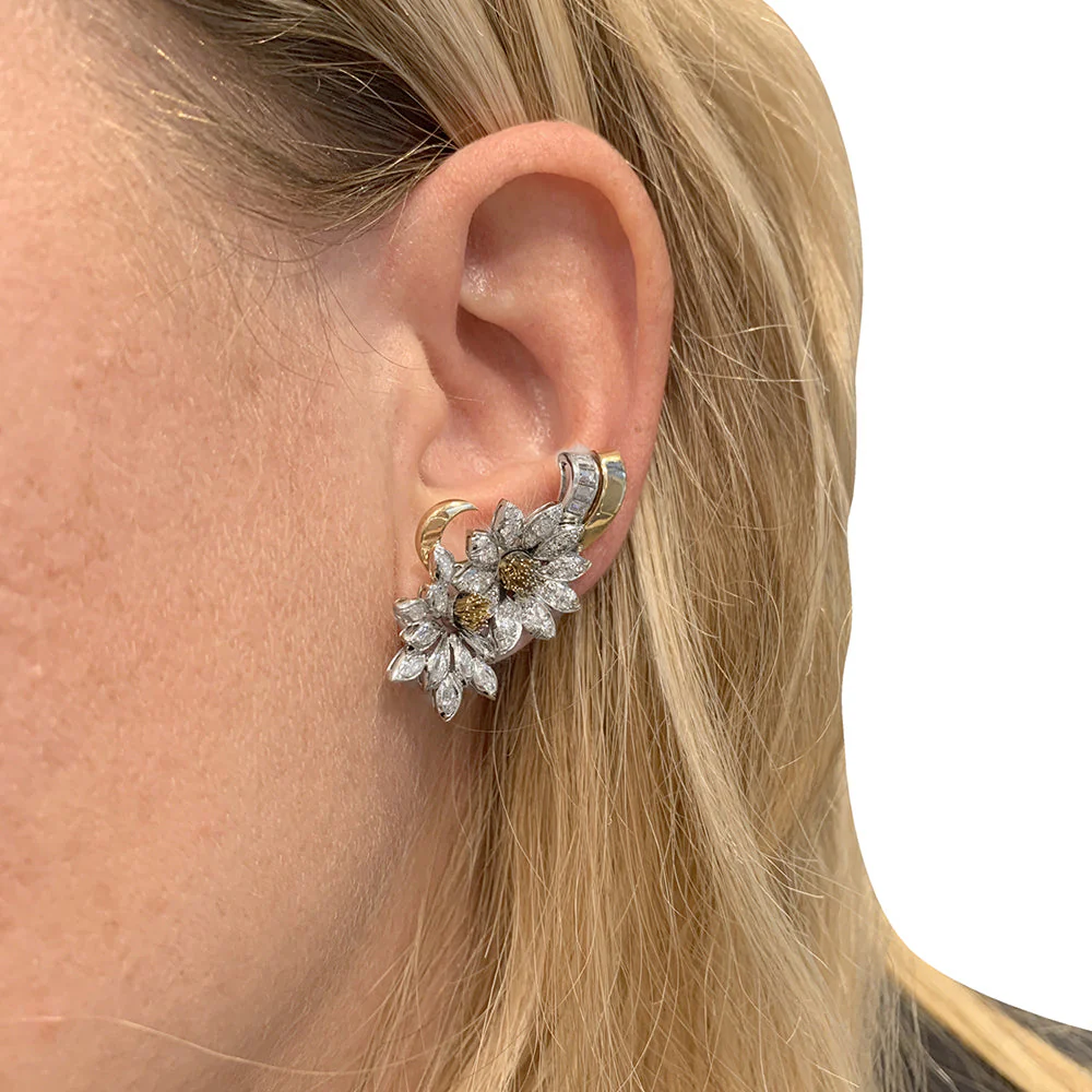 Boucles d'oreilles, "Edelweiss", en or jaune, platine et diamants. - Image 6